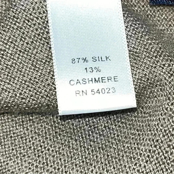 Banana Republic Mens Silk/Cashmere V-neck long sleeve pullover tan sweater - Picture 5 of 6